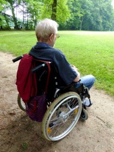 muž na invalidním vozíku